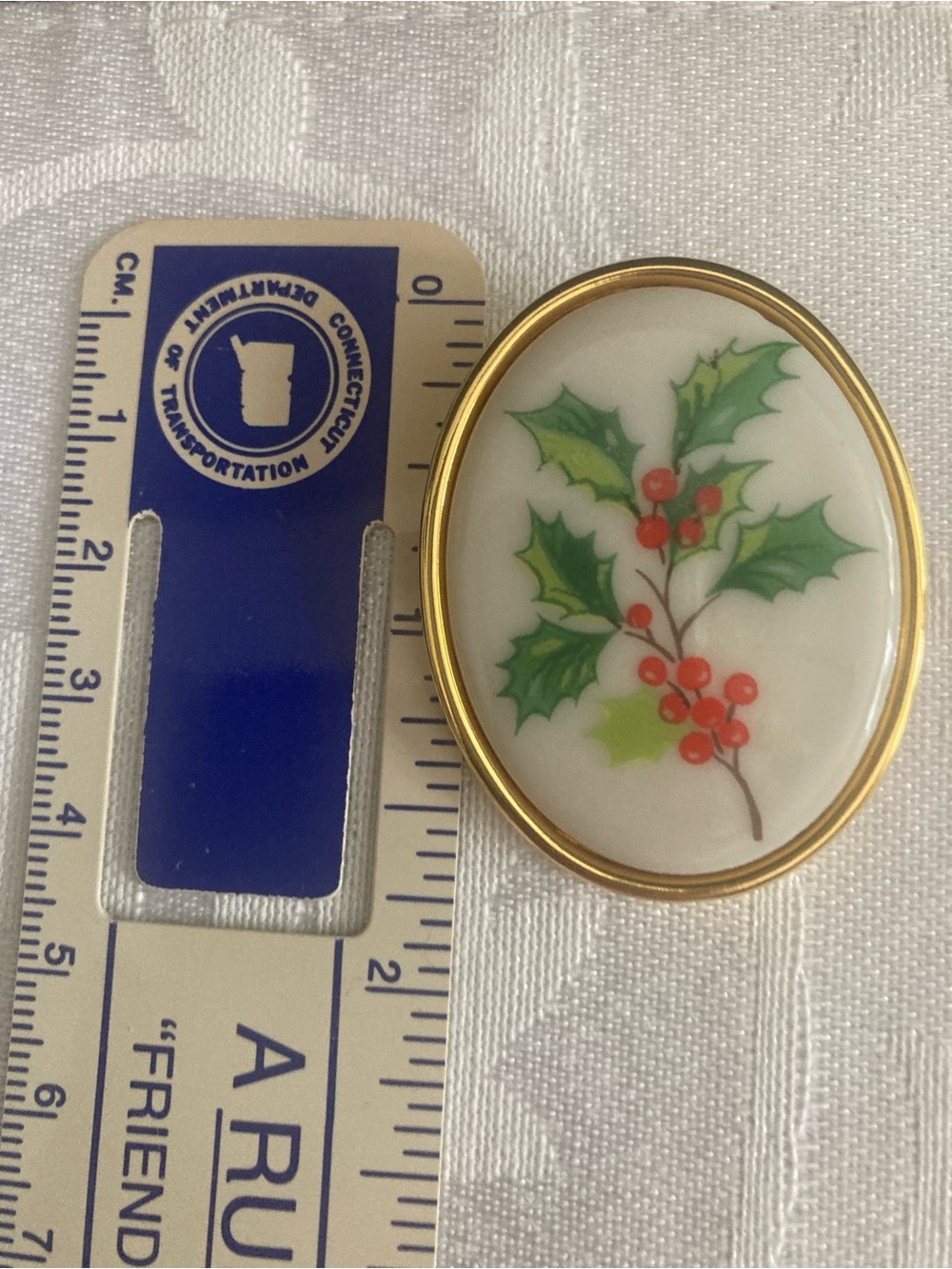 Holiday Holly Ceramic Pin Brooch in Green and Red - Classic Festive Accent - Picture 5 of 6
